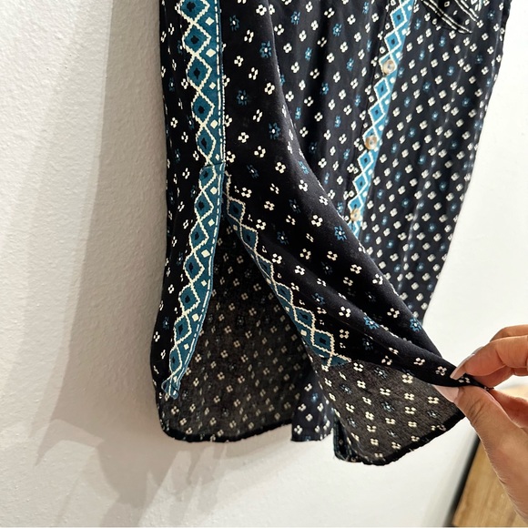 Anthropologie Akemi + Kin Ira Sleeveless Collared Button Down Blouse Size XS - Picture 3 of 9